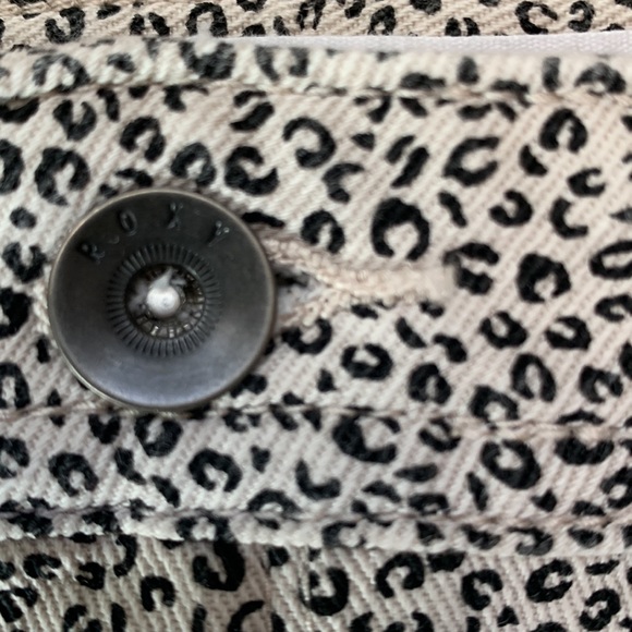 🍂 4/$20 🍂 Girls size 10 Roxy skirt - Picture 2 of 6